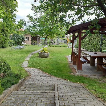 APARTMAN SOÓS -- Only for relaxation, not for party! Siófok Exterior foto