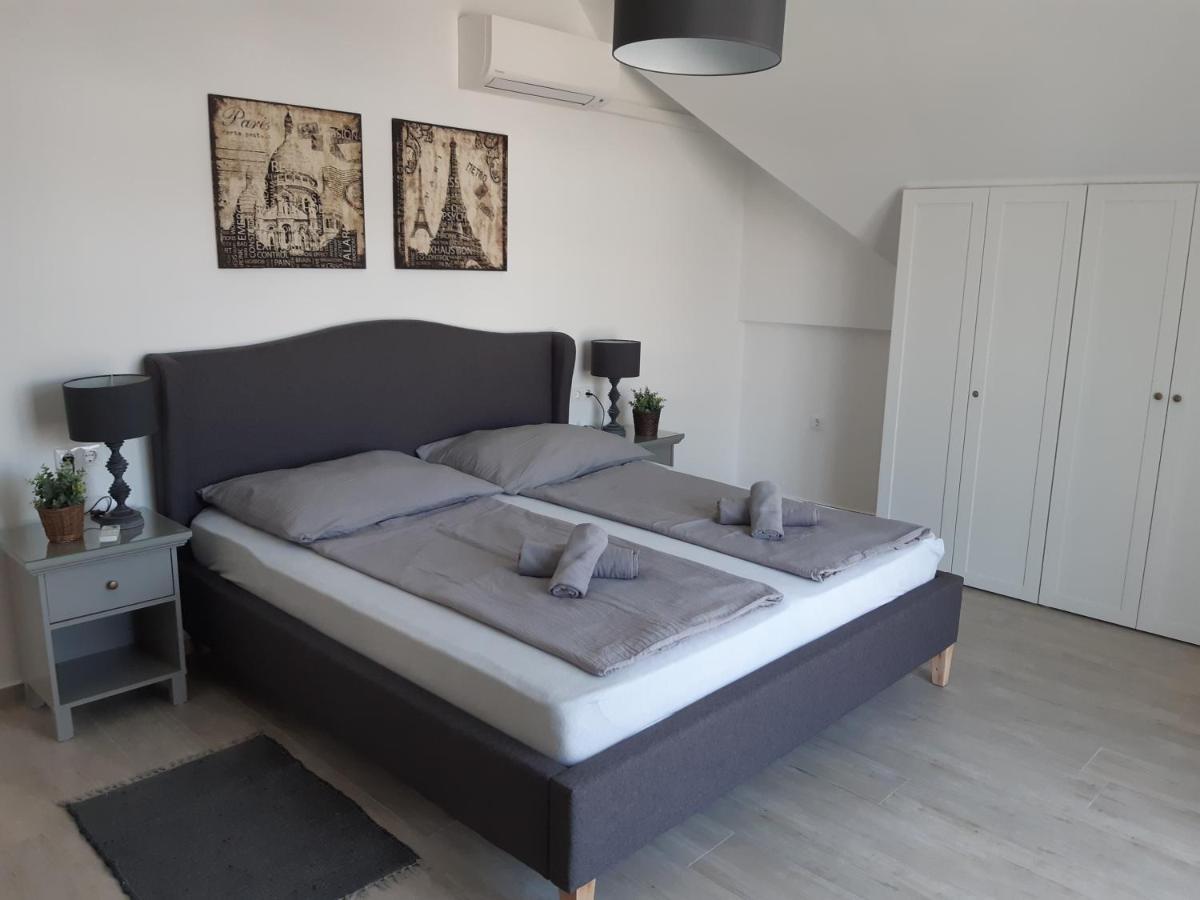 APARTMAN SOÓS -- Only for relaxation, not for party! Siófok Exterior foto