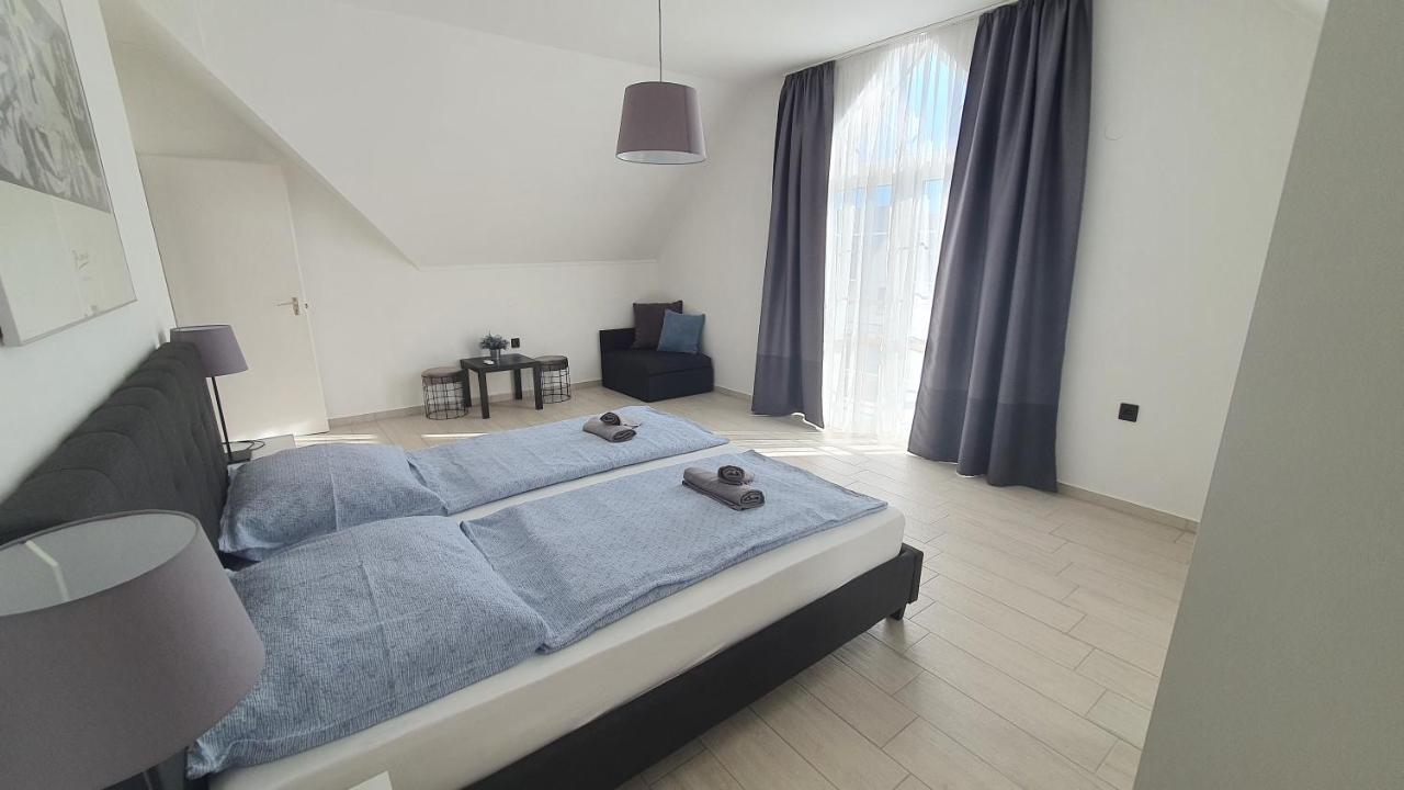 APARTMAN SOÓS -- Only for relaxation, not for party! Siófok Exterior foto