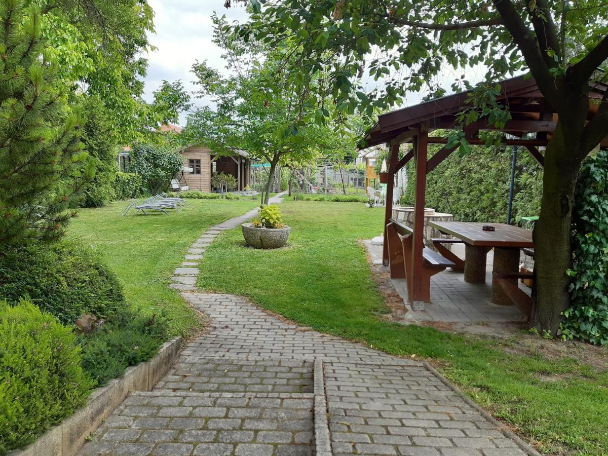APARTMAN SOÓS -- Only for relaxation, not for party! Siófok Exterior foto