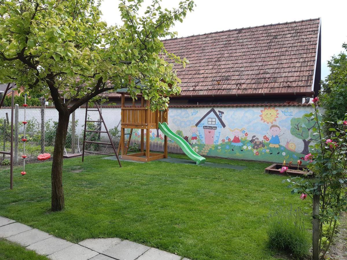 APARTMAN SOÓS -- Only for relaxation, not for party! Siófok Exterior foto