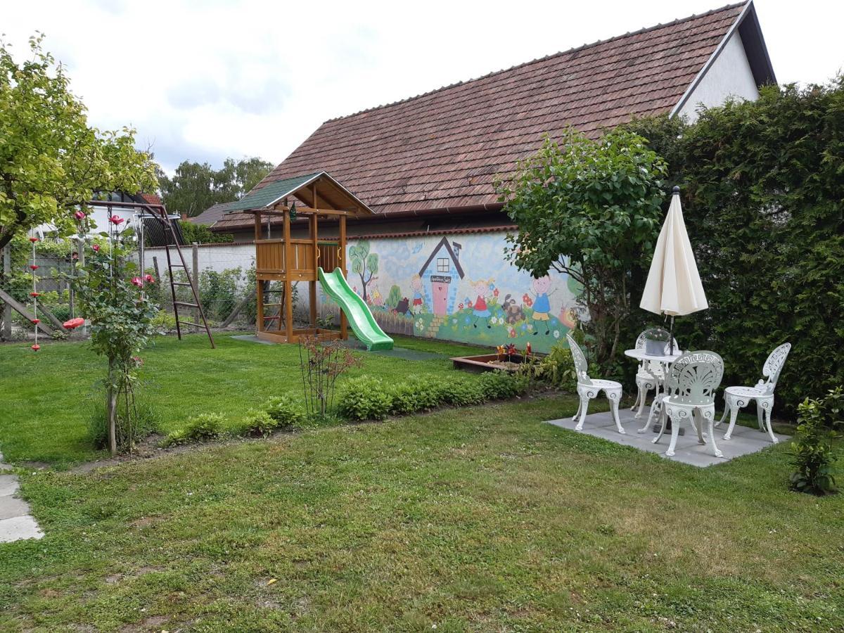 APARTMAN SOÓS -- Only for relaxation, not for party! Siófok Exterior foto